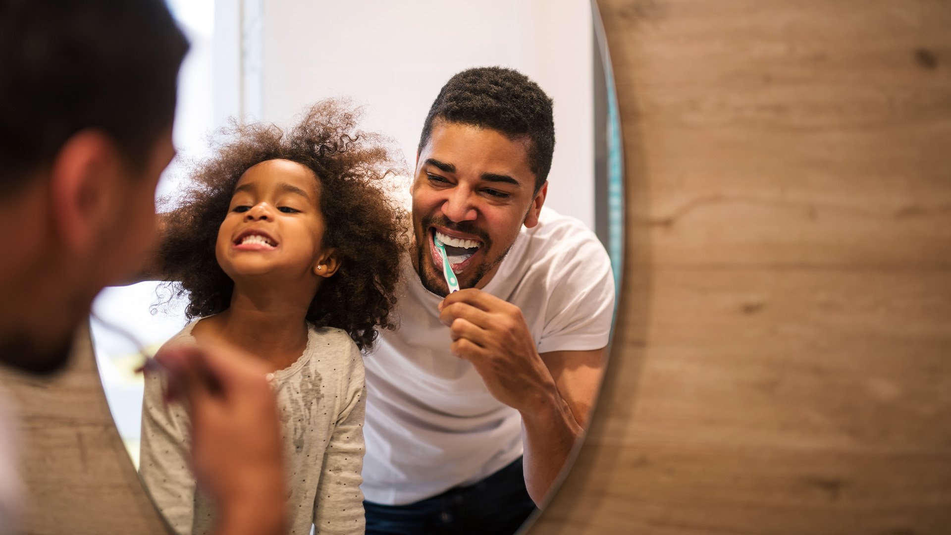 cuidado-agua-cepillar-dientes-conaltura